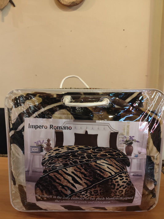 2-in-1 Impero Romano Ultra Soft and warm Blanket. Animal print.