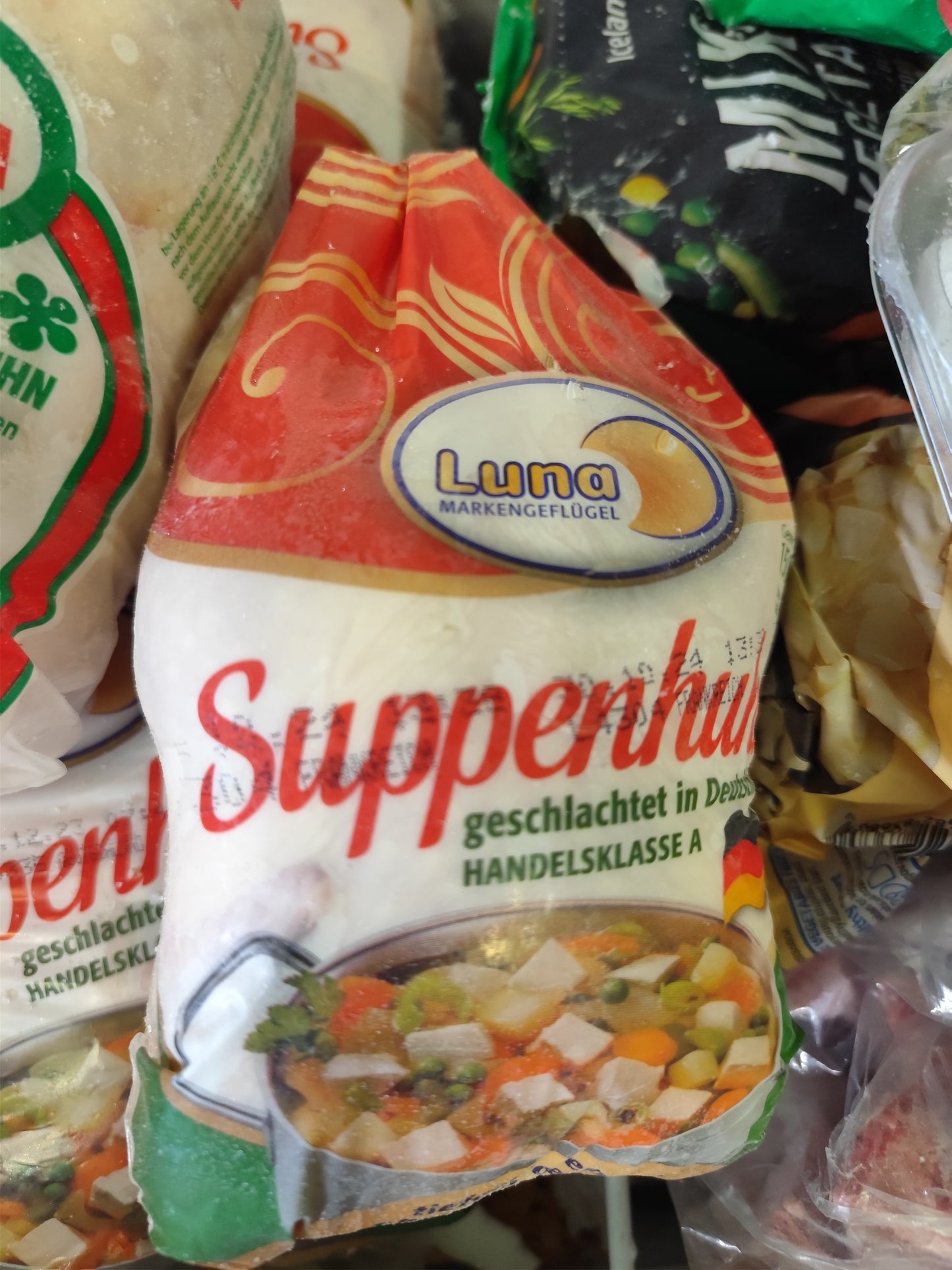 Luna frozen chickens 1.5kg