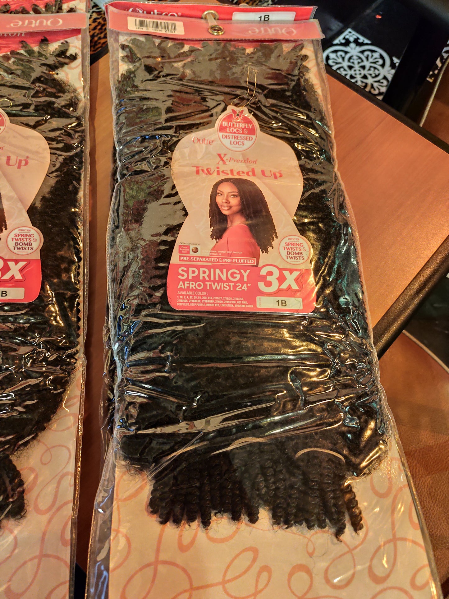 Outre Butterfly Locs, Twisted Up X-Pression, 3x Springy Afro Twist, 24", Black 1B